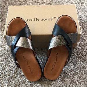 Gentle Souls Women’s Go Close Sandal / Size 7 Med